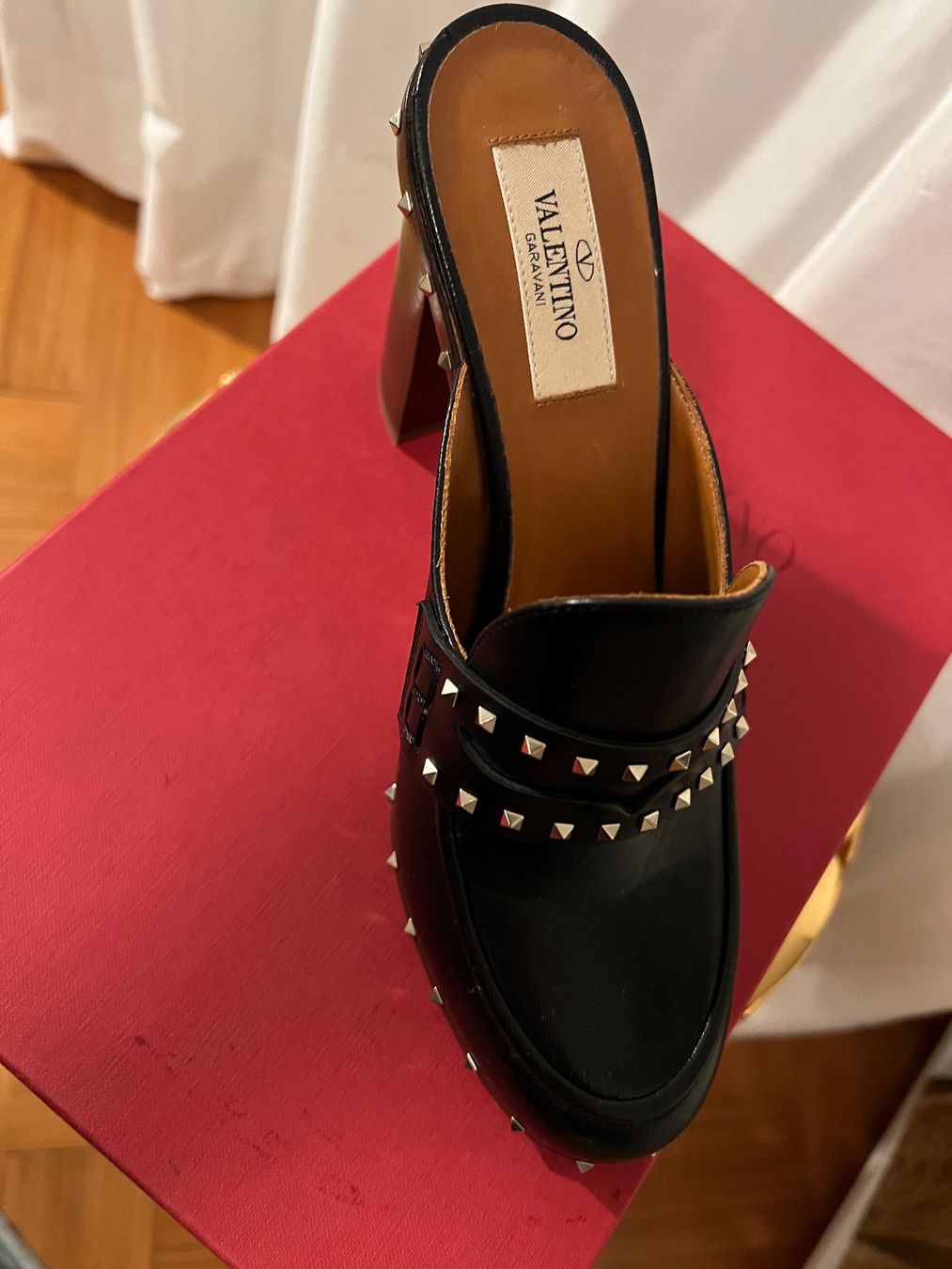 Valentino Scarpe da donna: Valentino Leder Clogs mit Nieten, 37 – Nuovo (secondo la descrizione) da bern venduto da LuisCocco 2