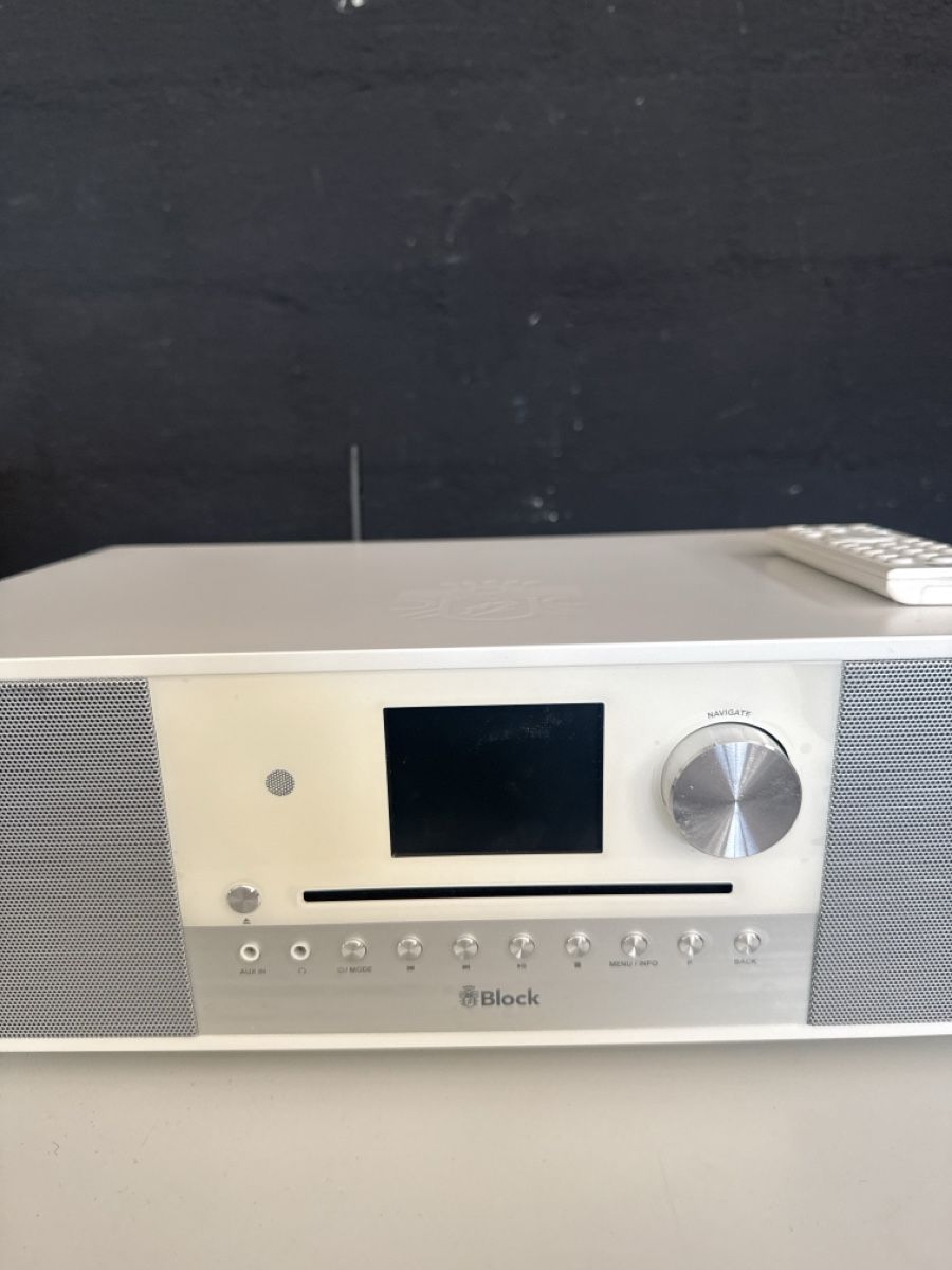 Radio: Audio Block Kompaktanlage weiss – Usato da Näfels venduto da Meelis 1