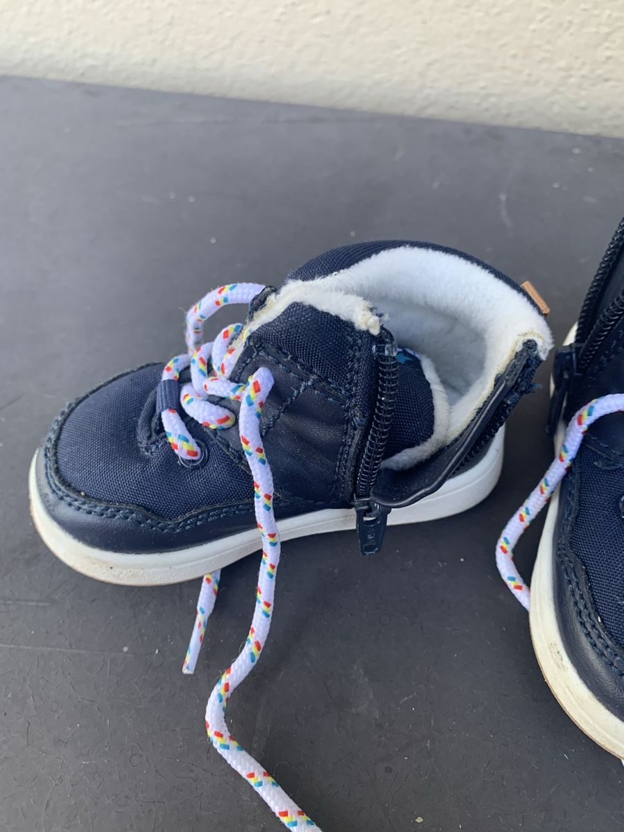 Scarpe per ragazzi: Kinder Hausschuhe dunkelblau Grösse 18/19 – Usato da Laufen venduto da Twingi33 1