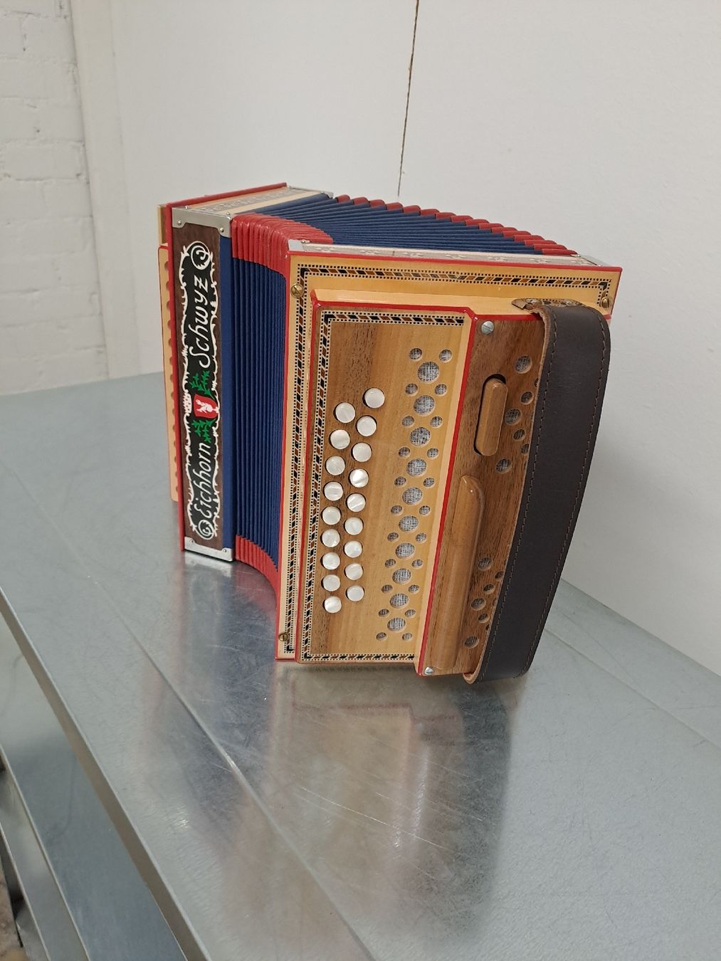 Eichhorn Musikinstrumente: Eichhorn orgeli  – Gebraucht aus Villeneuve von BibiVintage 1