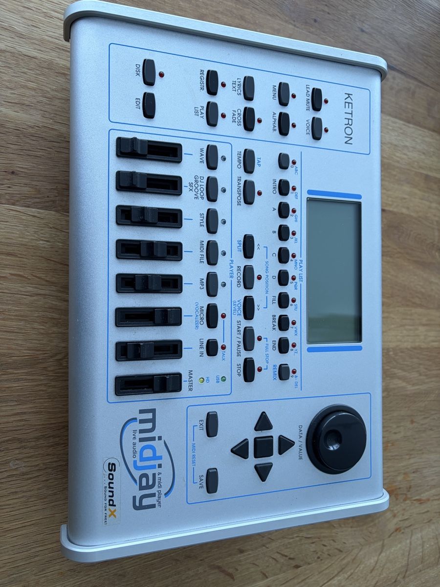 Sistema di controllo: Ketron midjay – Usato da Rickenbach SZ venduto da Ando666