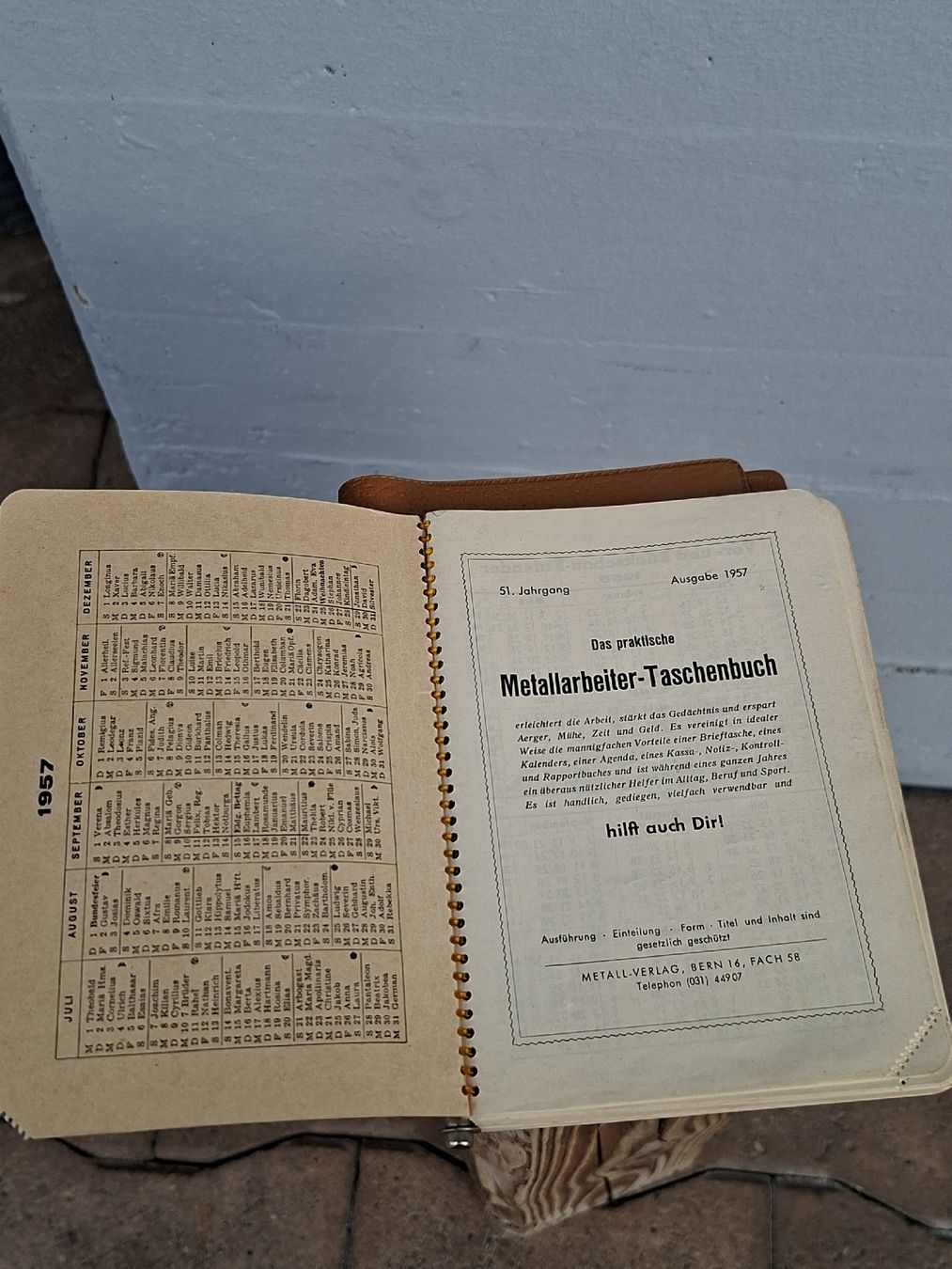Altro in  Abbigliamento & Accessori: Metallarbeiter -- Taschenbuch 1957 – Usato da Ganterschwil venduto da HeidiuPeter