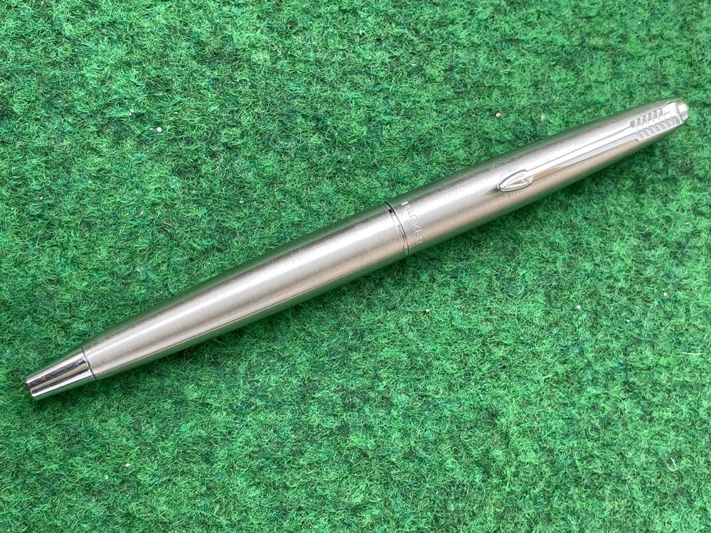 Parker Sonnet Füllfederhalter Rot - Luxus Schreibgerät M Spitze