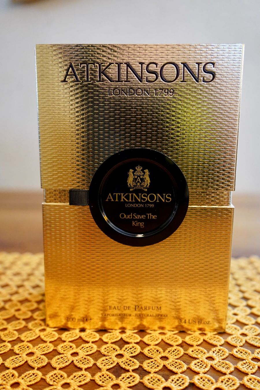 Atkinsons Profumi & Eau de Toilette: Atkinsons Oud Save The King Parfum – Usato da Einigen venduto da ScentSational 4