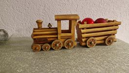 Weihnachtszug - Holzlokomotive und Anhänger