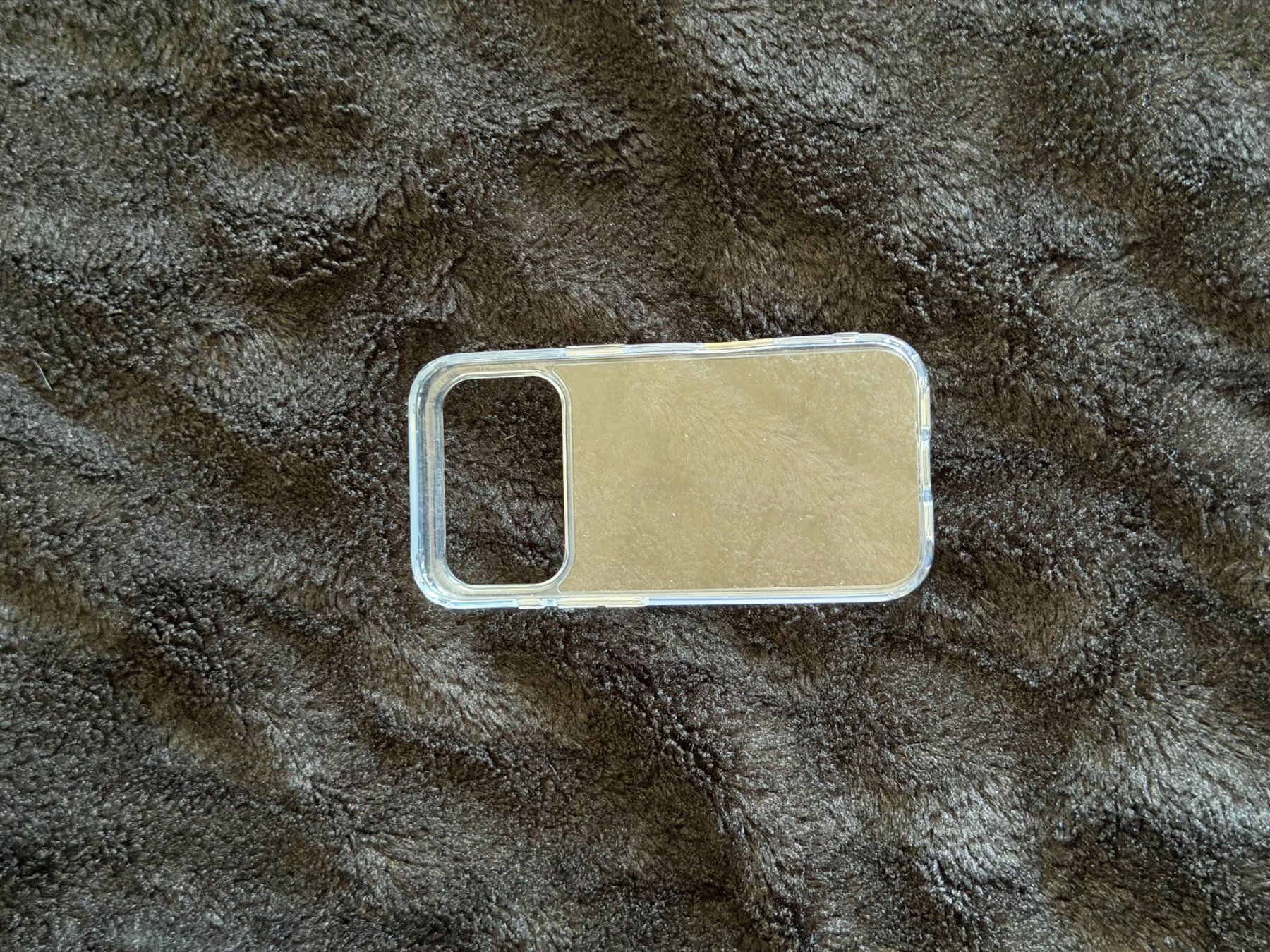 Apple Cover & Protezioni schermo: Coque iPhone 18 pro (trasparente, jamais utilisée) – Nuovo (secondo la descrizione) da Genève venduto da DigitalEco