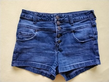 Shorts Gr. 34 mit hohem Bund