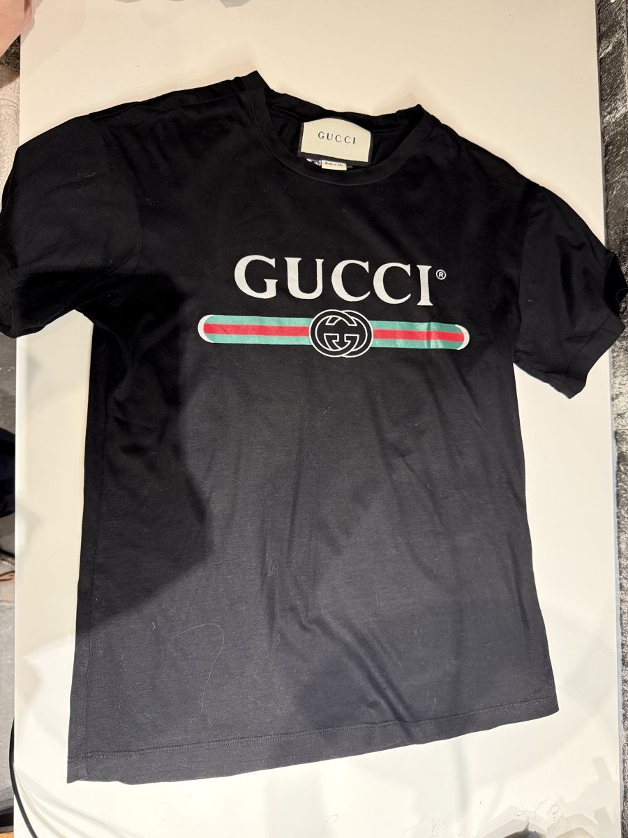 Gucci T-shirt: T-shirt Gucci Taille S – Nuovo (secondo la descrizione) da Schönried venduto da mae_hb92