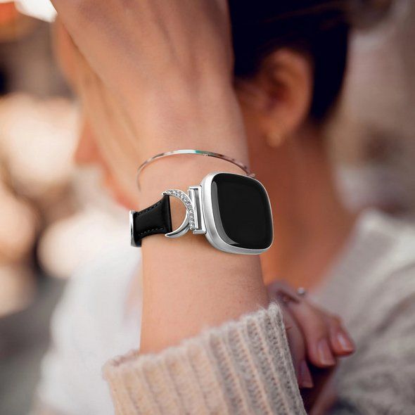 Fitbit Smartwatch: Armband bracelet Luxar für Fitbit Versa 3/4 Sense 2 – Neu und originalverpackt aus Lausanne von WATCH-WORLD 2