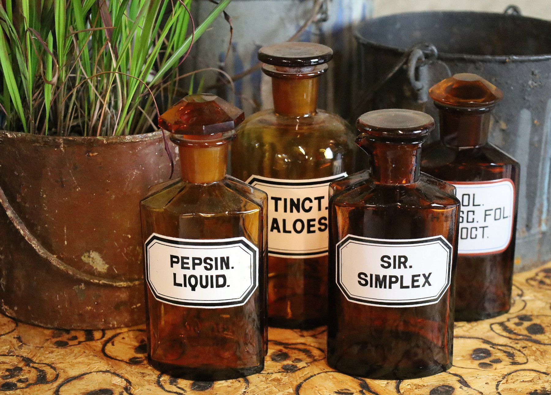 Accessori da laboratorio: 4 alte Apothekerflaschen / Giftflaschen – Usato da Birrwil venduto da brandschatz_birrwil 2
