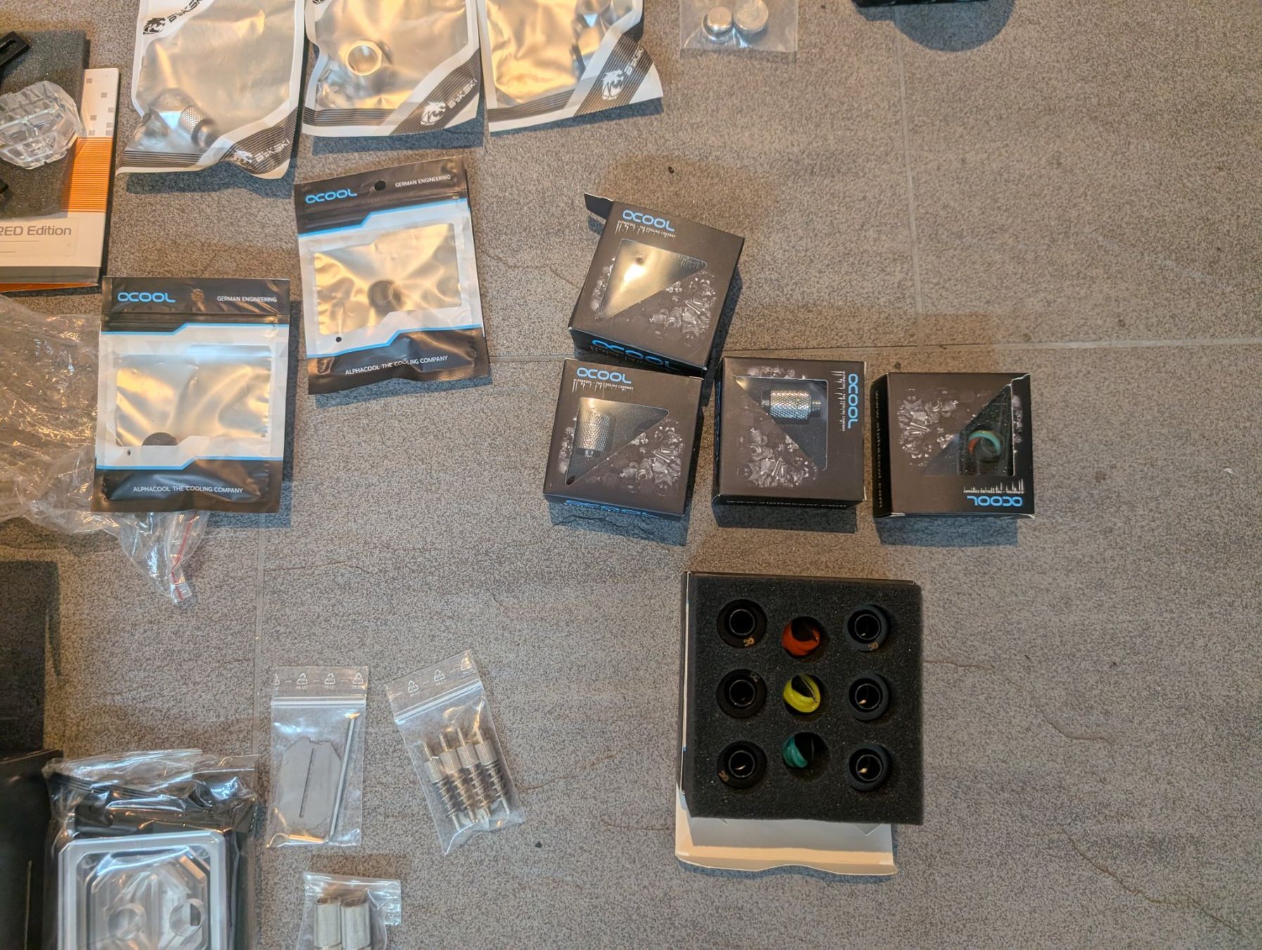 Composants électroniques: Div. Custom Loop Komponenten, Teilweise neu und ungebraucht – D'occasion à Schwarzenegg par Chiesa 1