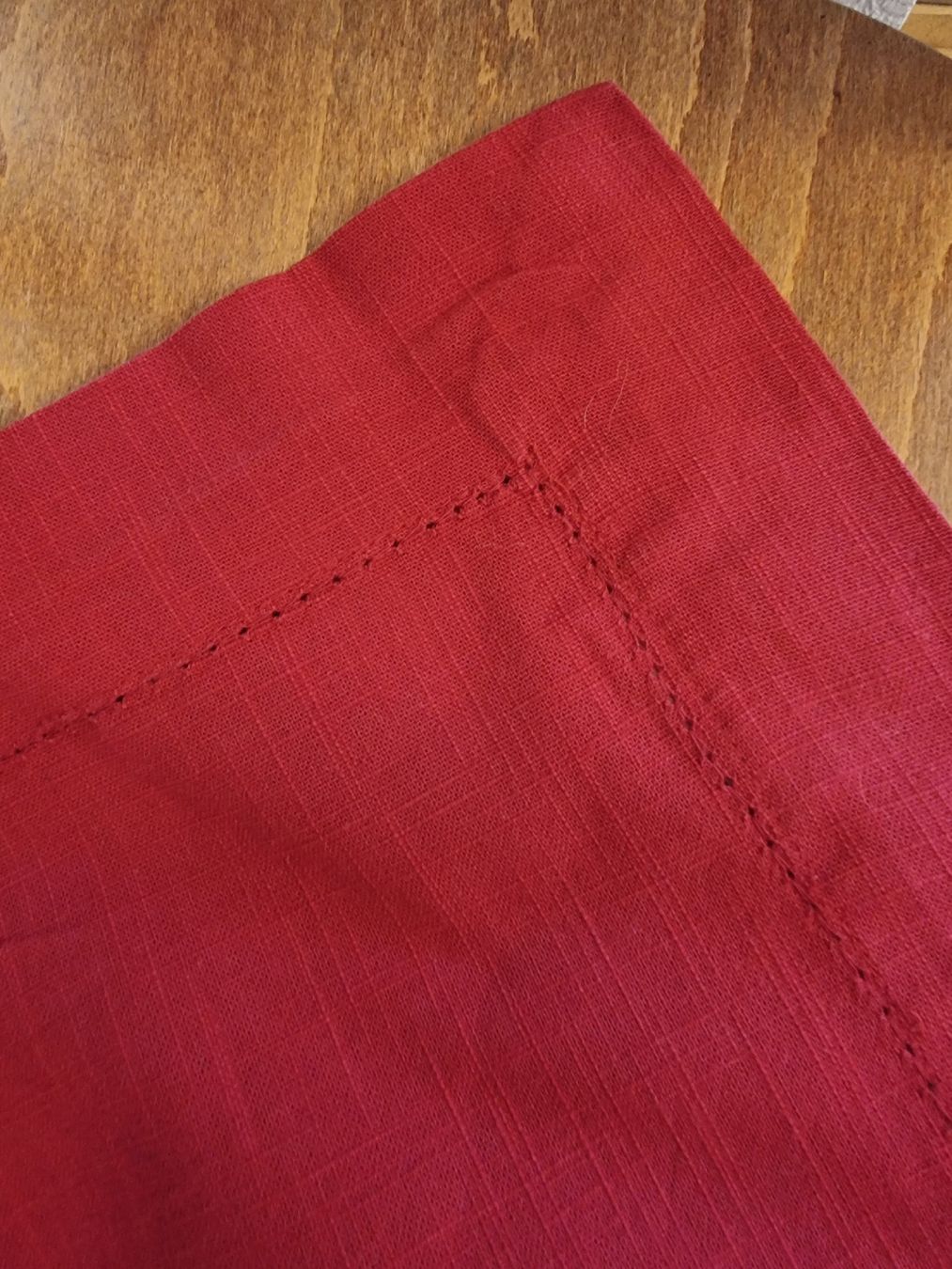 Altra biancheria da tavola: Grande nappe rouge rectangulaire coton. Neuve – Nuovo (secondo la descrizione) da Veyrier venduto da Leilazizou