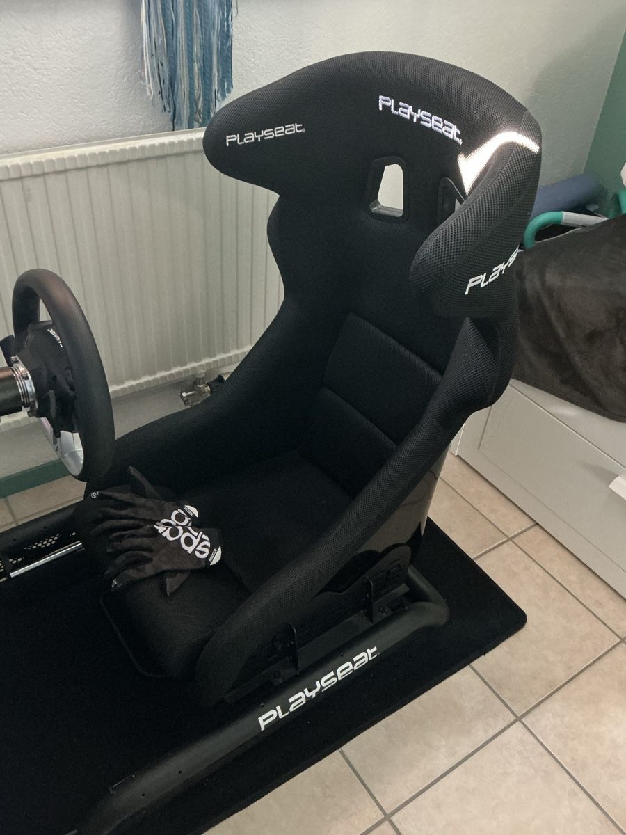Fanatec Console: SIM Racing Playseat Fanatec – Usato da Courtételle venduto da Kinetic 4
