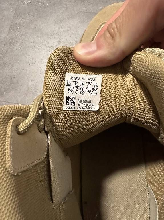 Adidas Herrenschuhe: Adidas Yeezy Desert Boot - Grösse 46 – Gebraucht aus Brenzikofen von and_69mm 1