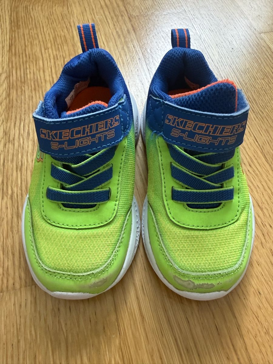 Schuhe für Jungen: Sketchers Light Gr23 – Gebraucht aus Zürich von audrey_dri