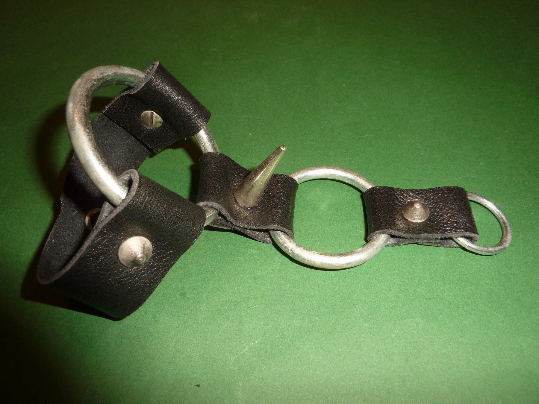 Ciondoli: Handschmuck Punk Hardcore – Nuovo e nell'imballaggio originale da Hochfelden venduto da swissice 1