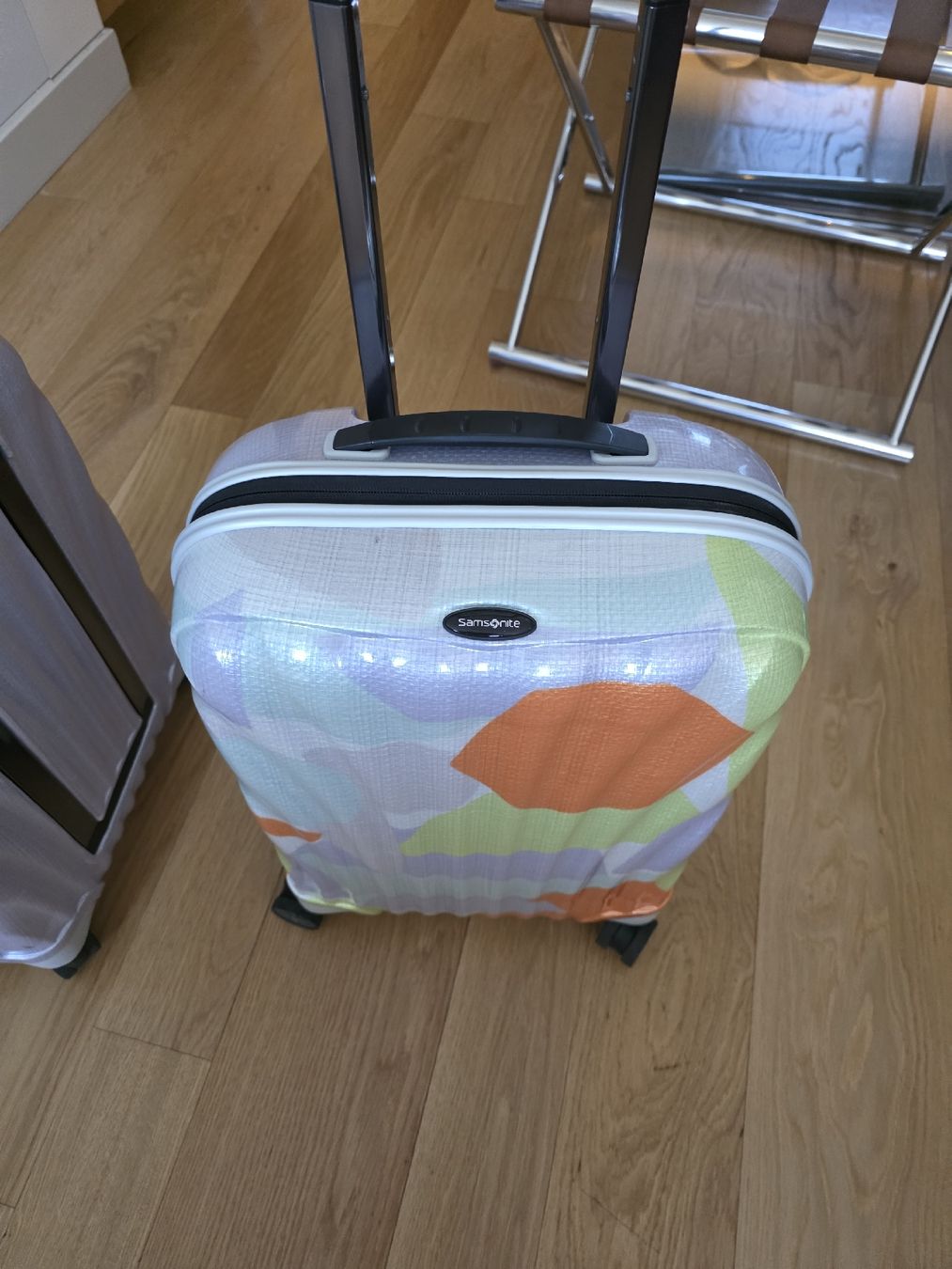 Samsonite Valigie: 2 x Samsonite Colourburst, Spinner 55 cm / Expandable Limite – Nuovo (secondo la descrizione) da Zürich venduto da auctionhero 1