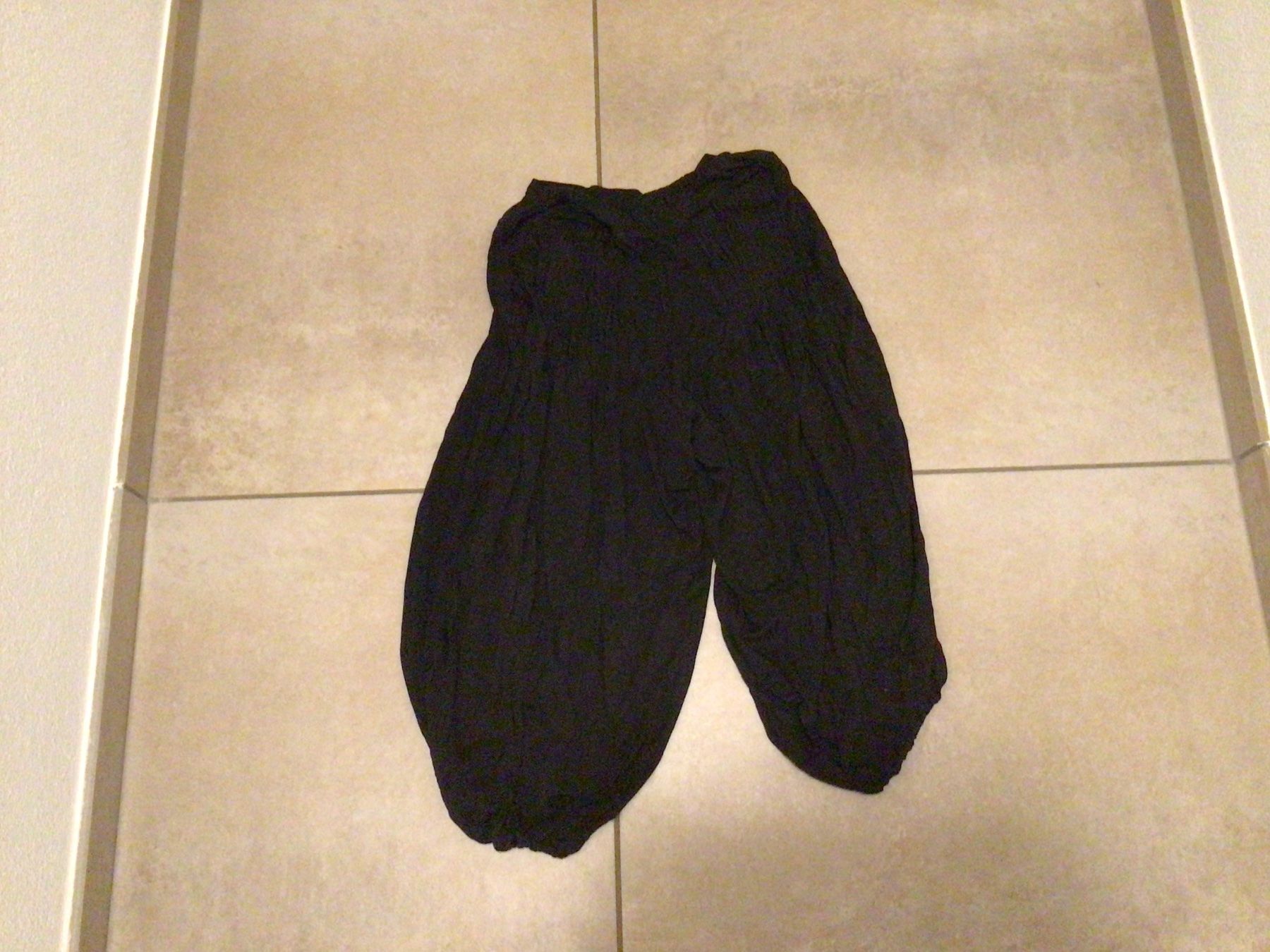 Pantaloni: Hose Bermuda www.station M – Usato da Minusio venduto da liam04 2