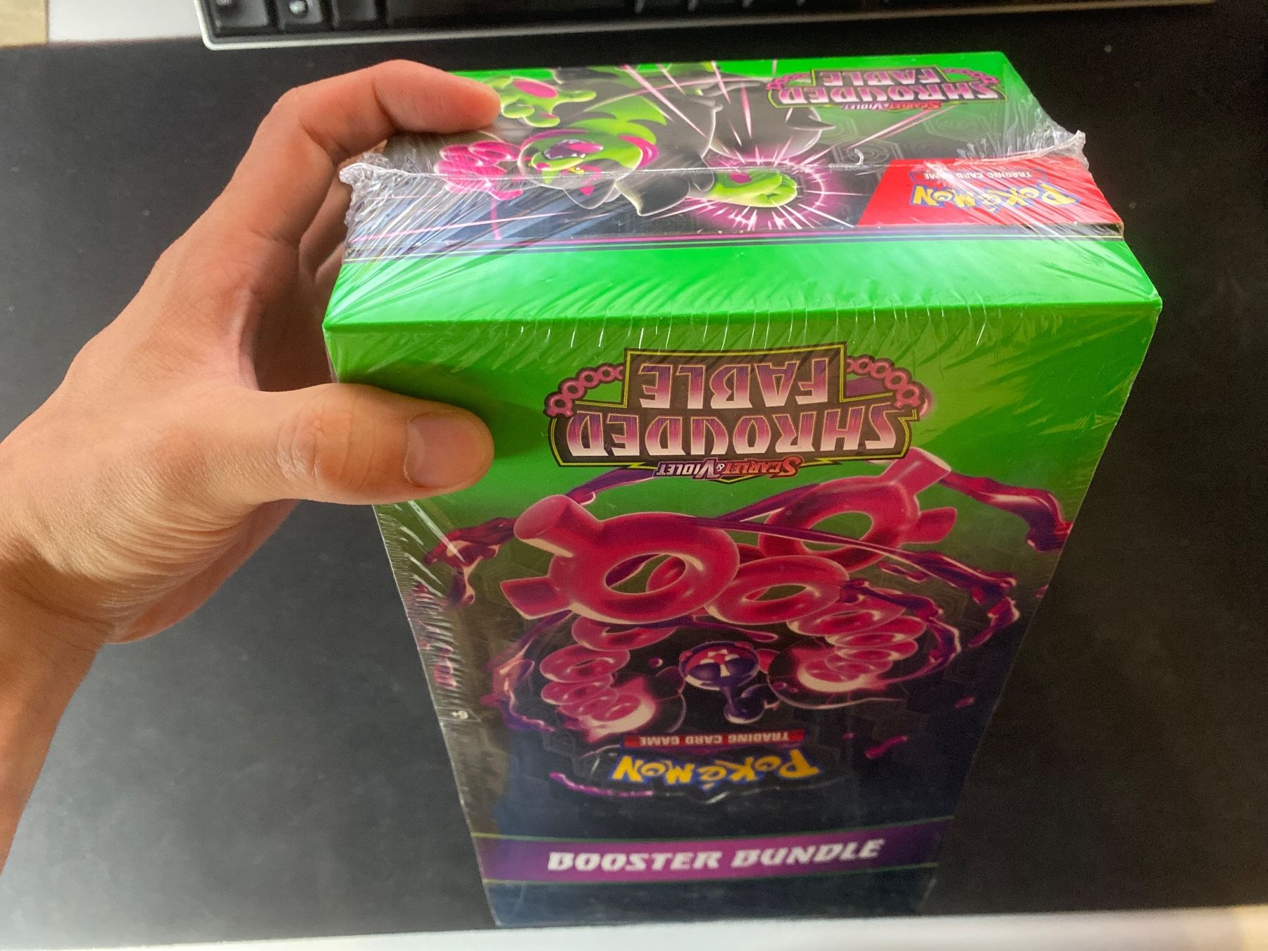 Pokémon Carte collezionabili: Shrouded Fable Booster Bundle Display - OVP Sealed - EN – Nuovo (secondo la descrizione) da Hausen AG venduto da Shrade 5