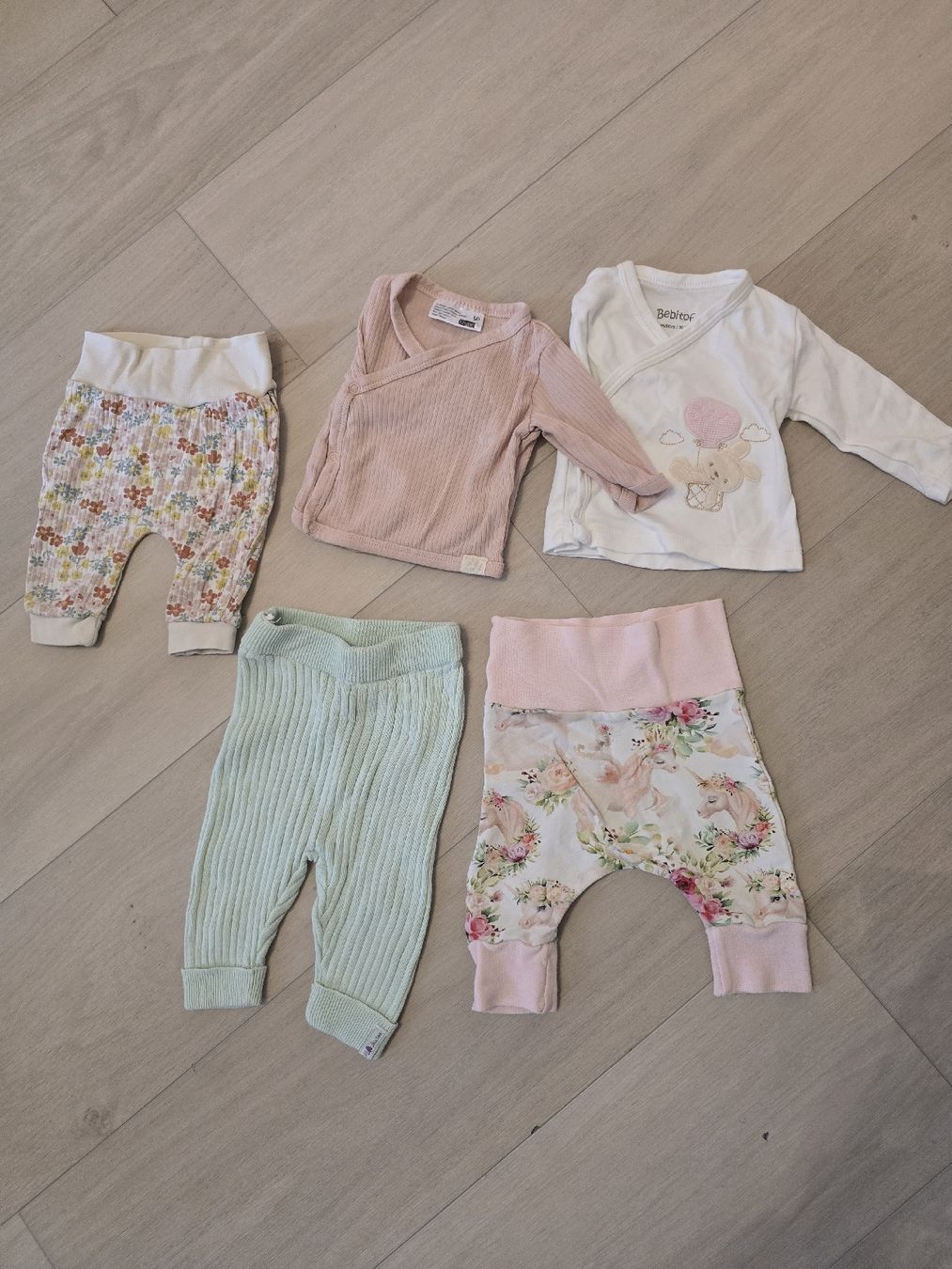 Lotti & Set di vestiti: 5 Set 50/56 (Nr 36) – Usato da schlattingen venduto da Sprongebob