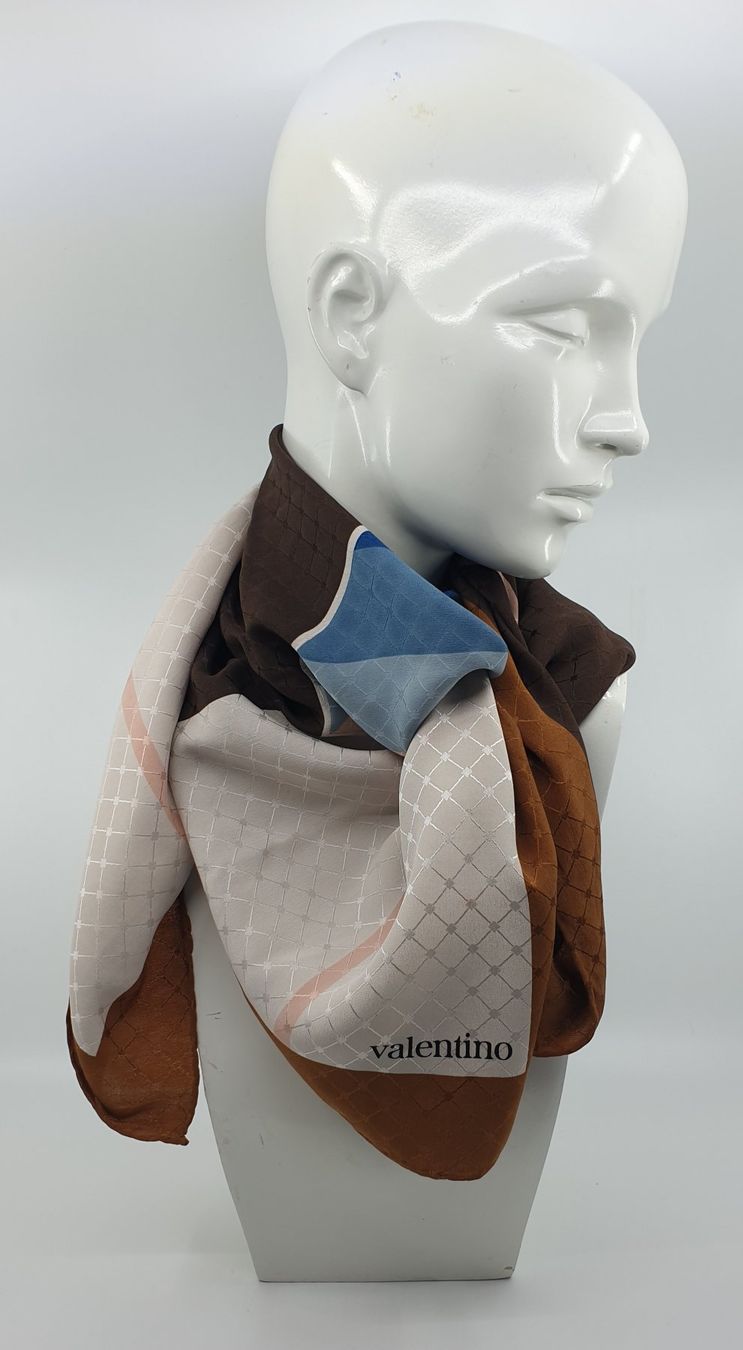 Valentino Foulards, Tücher & Schals: Foulard Valentino – Gebraucht aus Emmen von magelan