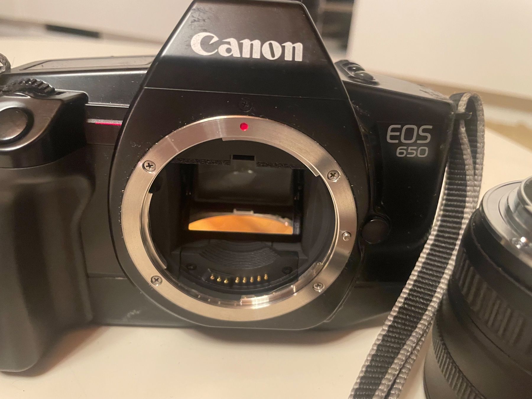 Canon Kamera: Canon EOS 650 Kamera Analog mit EF f3.5-4.5 zoom Objektiv – Gebraucht aus Embrach von xenovolcano 3