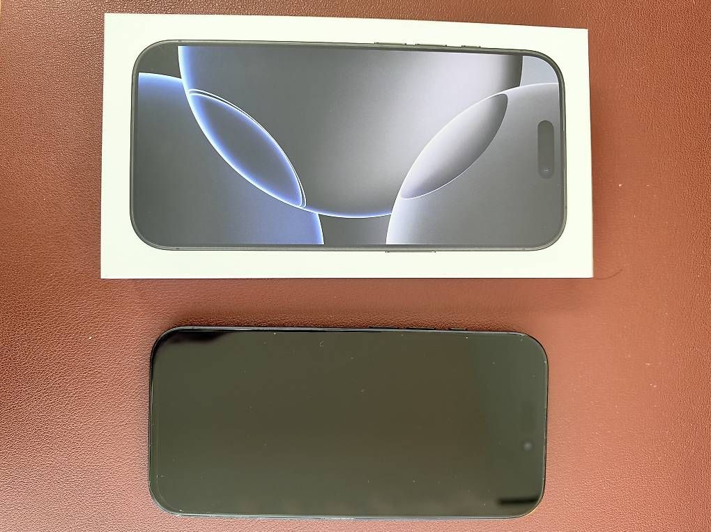 Portables: iPhone 16 pro 256 – D'occasion à Zürich par Galapiass 1