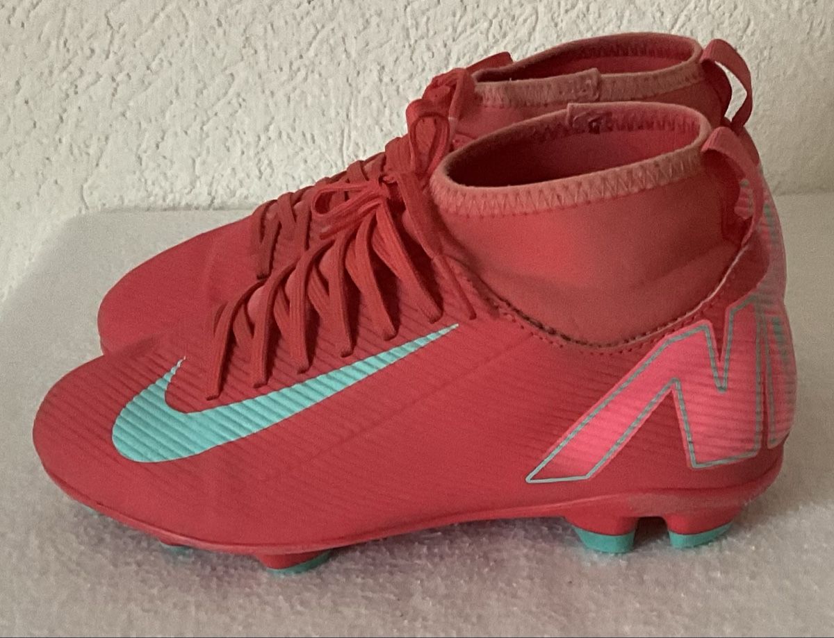 Nike Scarpe per ragazzi: Chaussures de foot Nike Mercurial – Usato da Corseaux venduto da Mililaforet75 1