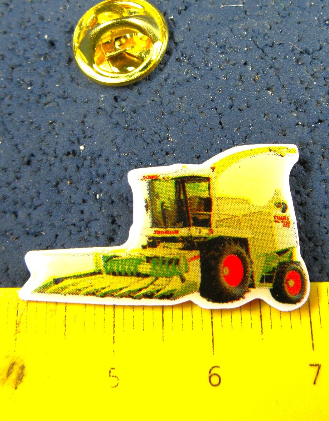 Swiss Placchette & Badge: MÄHDRESCHER PIN LANDWIRTSCHAFT – Usato da Ettingen venduto da Hausi4711