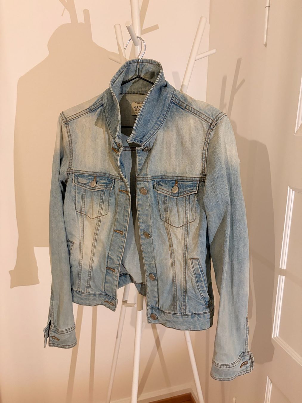 Jacken: Jeansjacke hell – Gebraucht aus Zürich von nic_fpp9