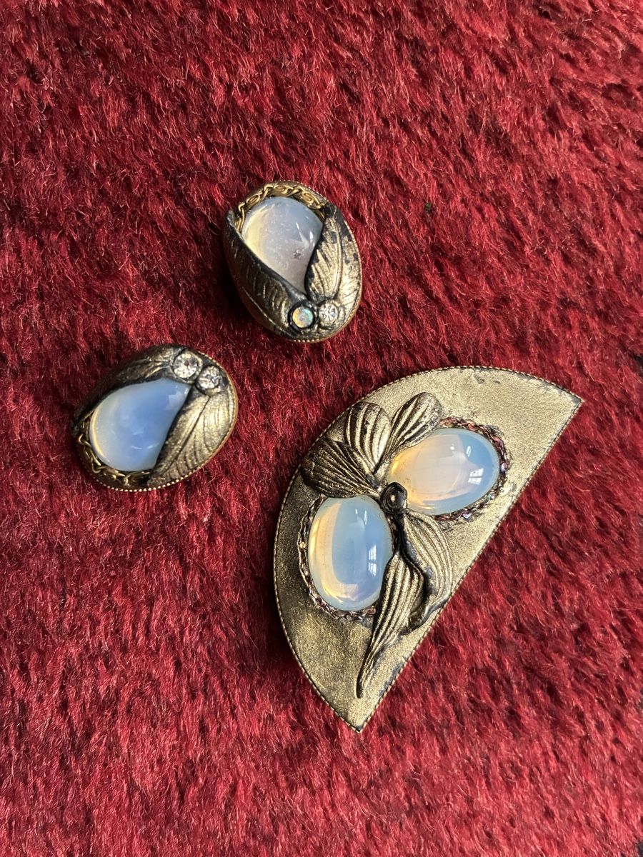 Autres bijoux: Marena Brosche und Ohrclips – D'occasion à Urnäsch par schneewittli. 1