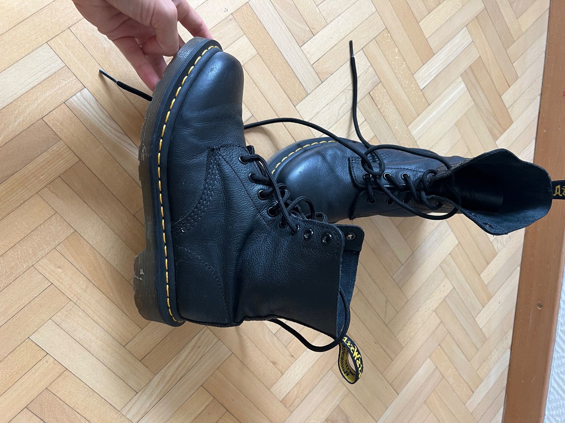 Dr. Martens Scarpe da donna: Dr Martens boots en cuir – Usato da Fribourg venduto da Monalisa_13 1