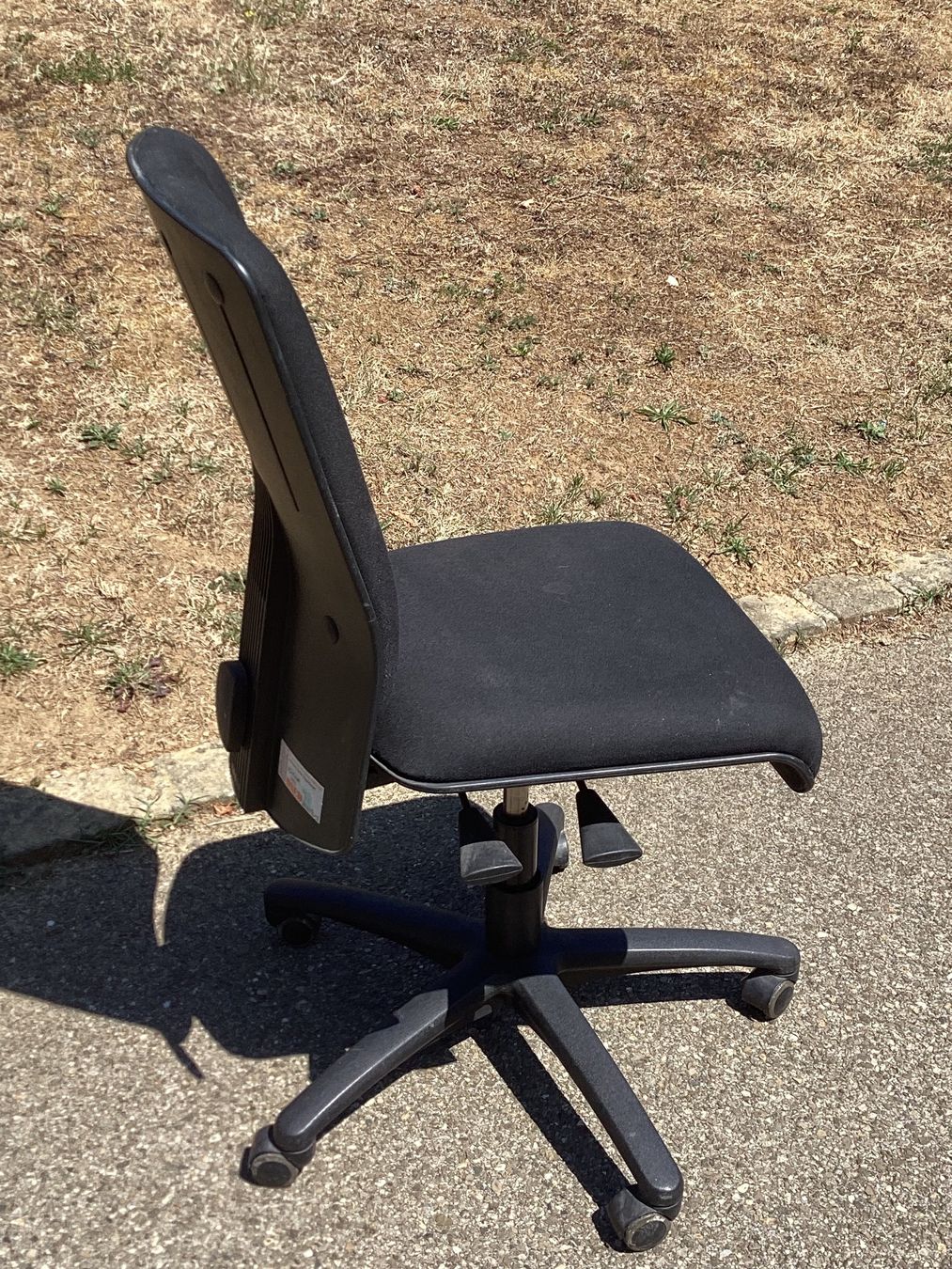 Sedie: Chaise de bureau noir réglable en hauteur – Usato da DELéMONT venduto da phi_nono