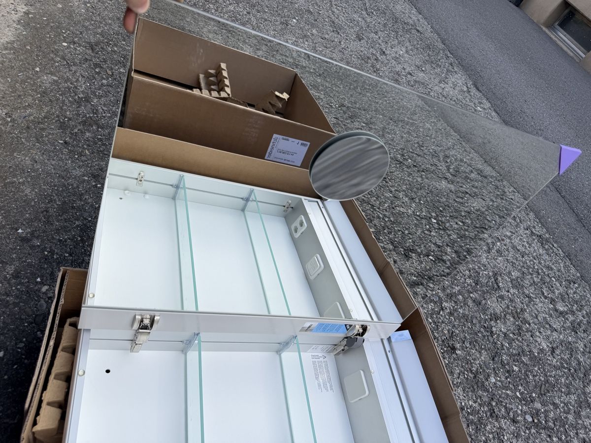 Armoires miroirs: Schneider Spiegelschrank – D'occasion à Plasselb par SeislerBrocki 2