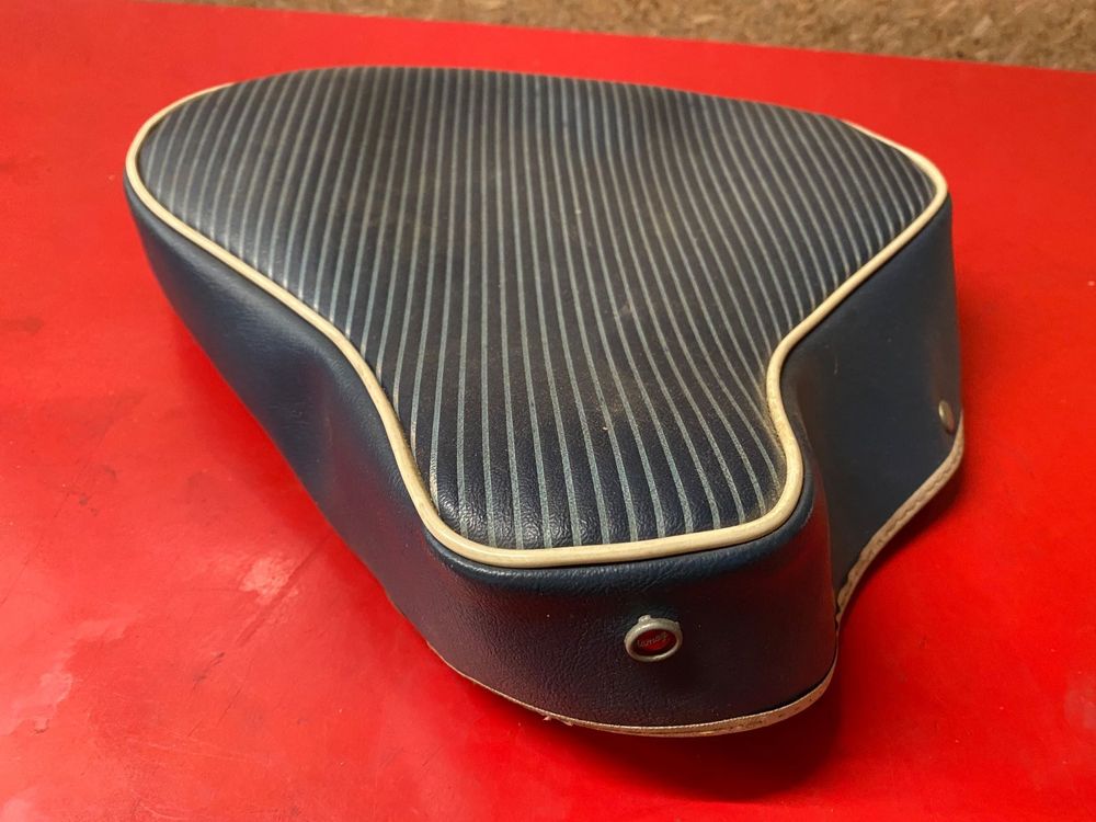 Produktbild von Streetparts24 Satteldecke Sitzbezug Schwarz Passend Für BK Otobecane
