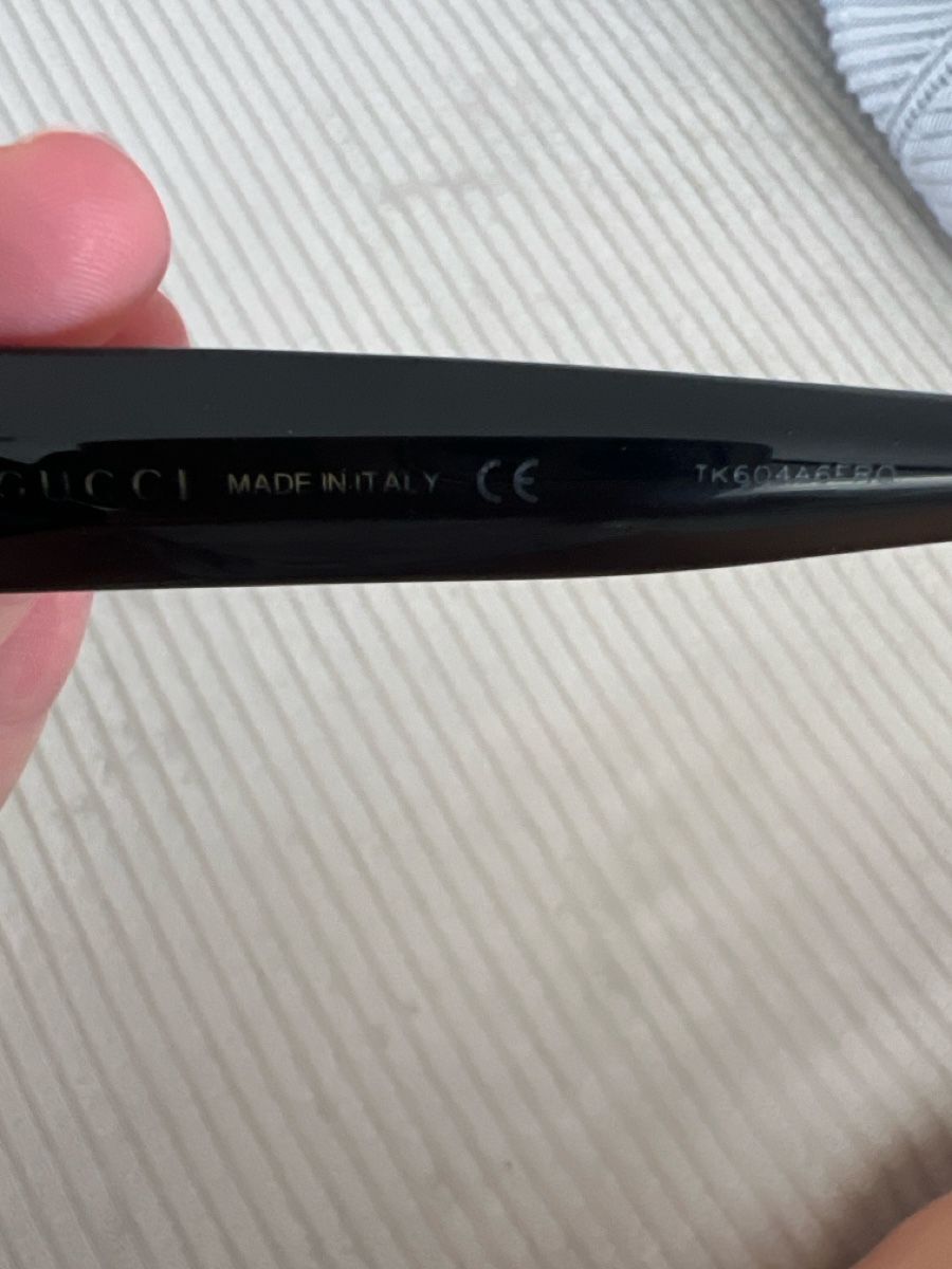 Gucci Lunettes & Verres: Gucci Sonnenbrille schwarz  – D'occasion à Wettswil par mar_l8ns 2