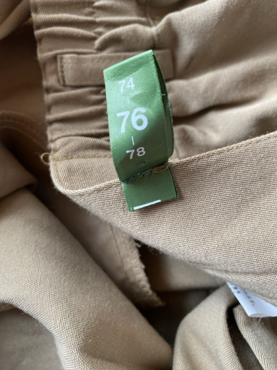 Pantaloni: Beige Hose mit Bundfalten – Nuovo (secondo la descrizione) da Sarnen venduto da Paris99 1