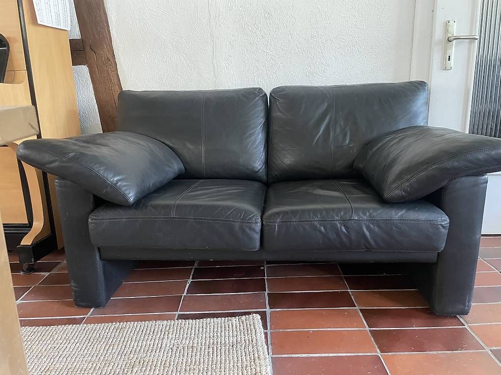 Divani: Schwarzes Leder Sofa günstig abzugeben – Usato da Berlingen venduto da elesophie