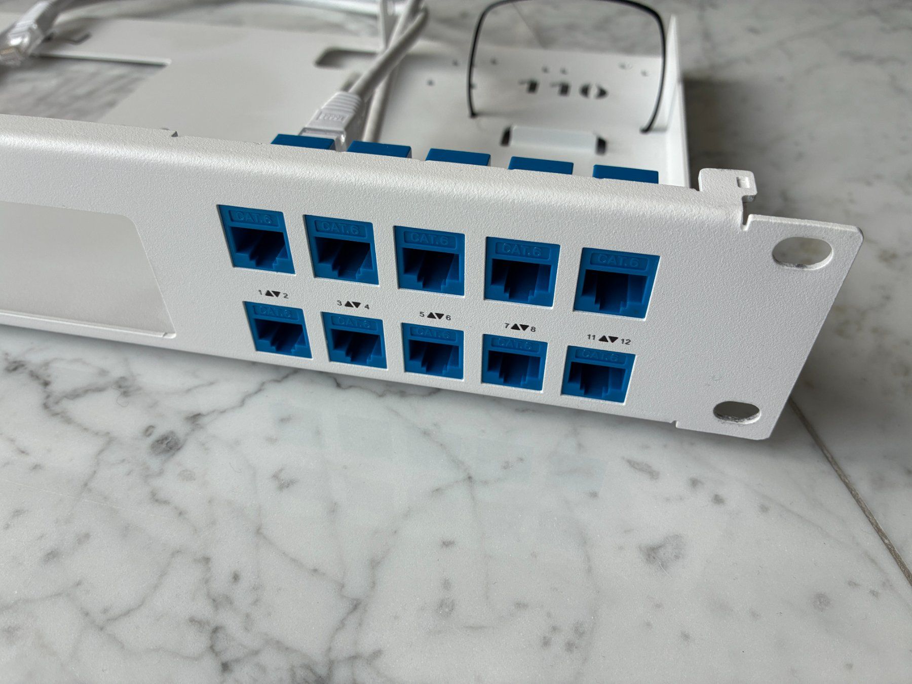 Racks & Cavalletti: Sophos XGS 116 Rackmount Kit – Usato da Termen venduto da Timotei 1