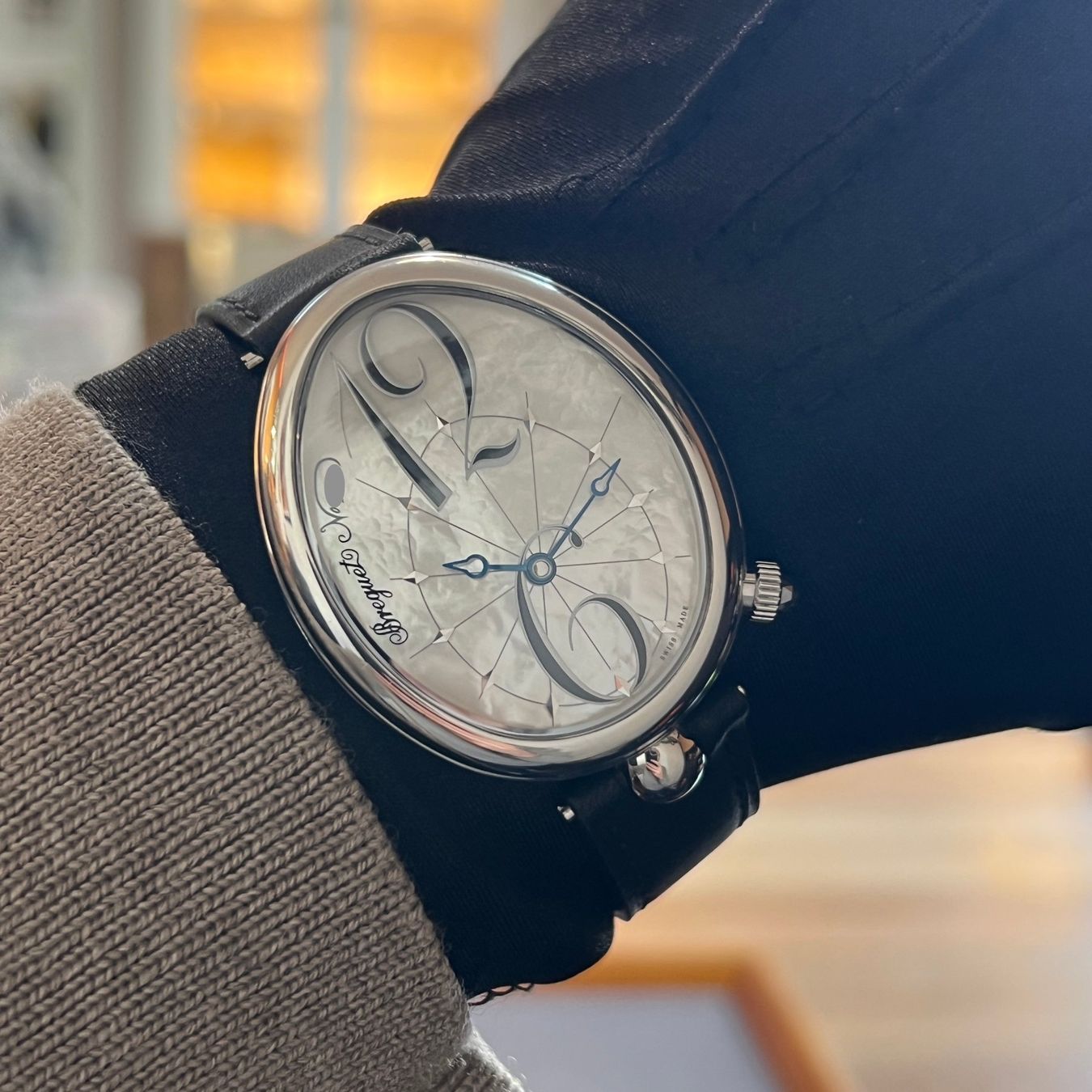 Breguet Orologi: Breguet Reine De Naples MOP Dial 8967 – Usato da Carouge GE venduto da Watchaser 3
