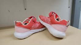 Rosa Kinderschuhe Gr. 31 mit Klettverschluss,