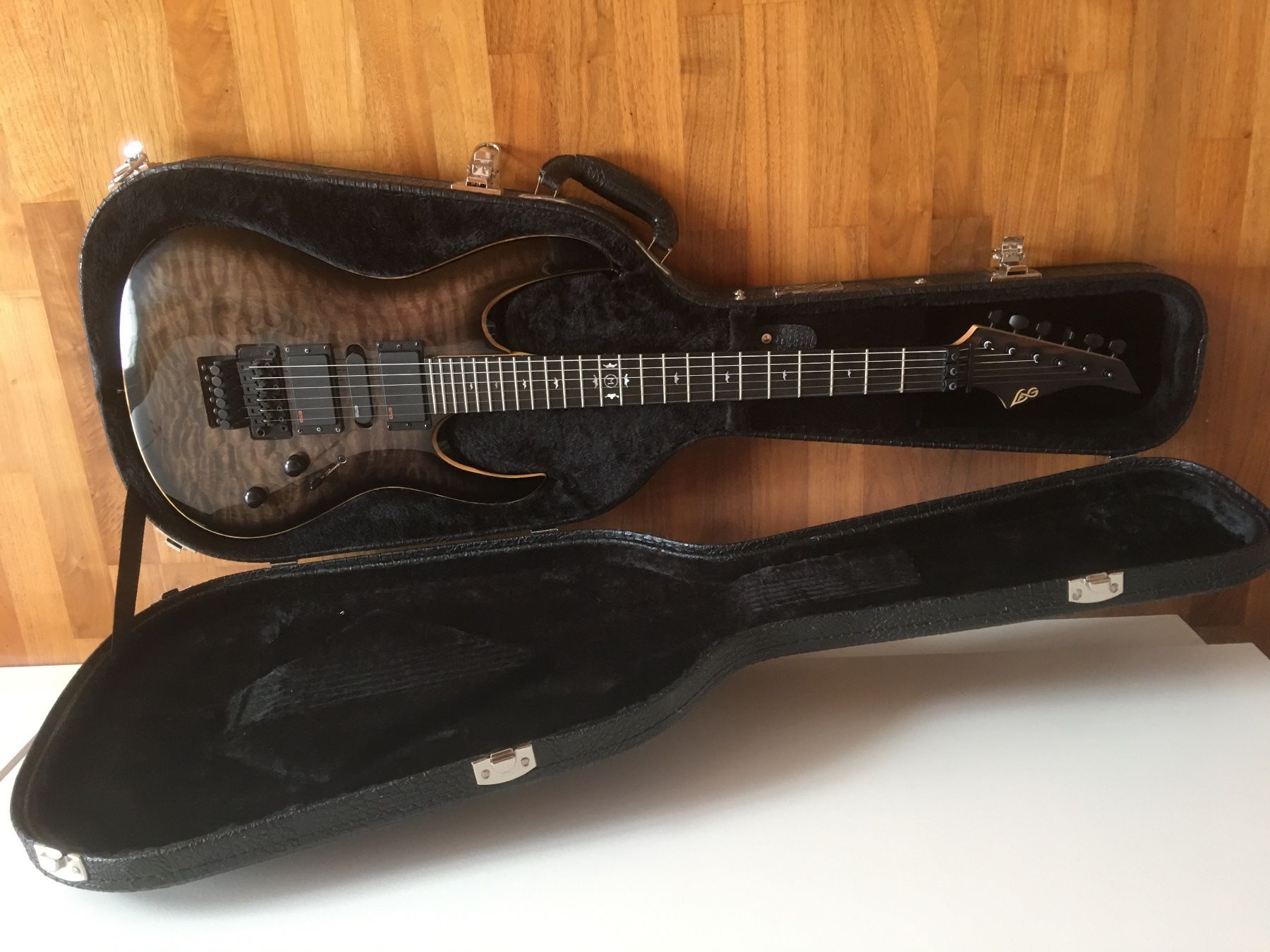Strumenti musicali: Guitare électrique LAG Arkane 1000 – Usato da Bassecourt venduto da Sebiseba