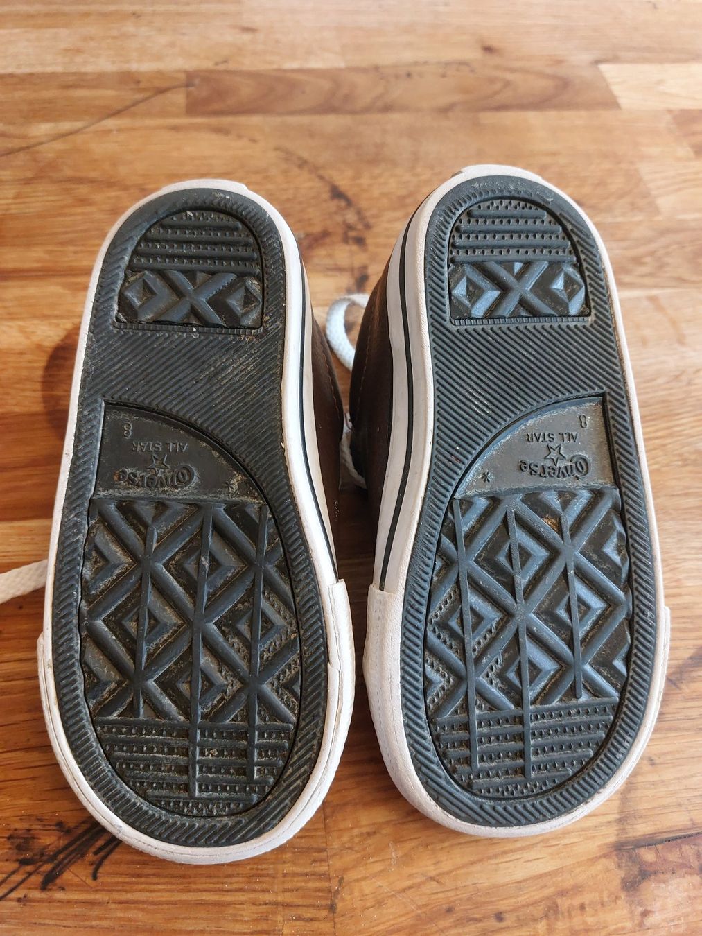 Converse Schuhe für Jungen: NUR VERSAND! Echte braune Leder Chucks Converse EU 24 – Gebraucht aus Schaffhausen von labor1985 5