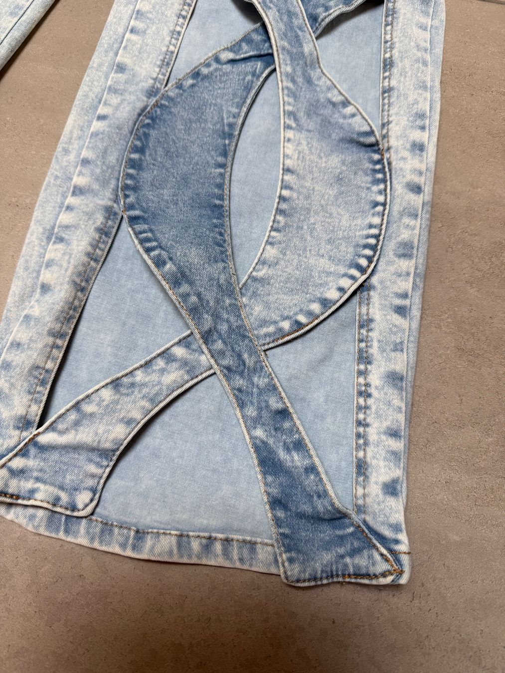 Shein Jumpsuits: Extravaganter Jeans Jumpsuit – Neu und originalverpackt aus Sigriswil von ck56 3