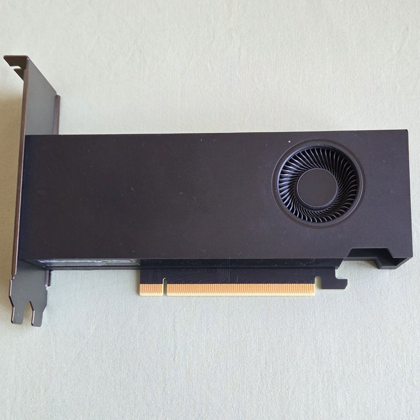 Nvidia Schede grafiche: PNY Quadro RTX A2000 12GB Low Profile – Usato da Kleindöttingen venduto da keepITeasy