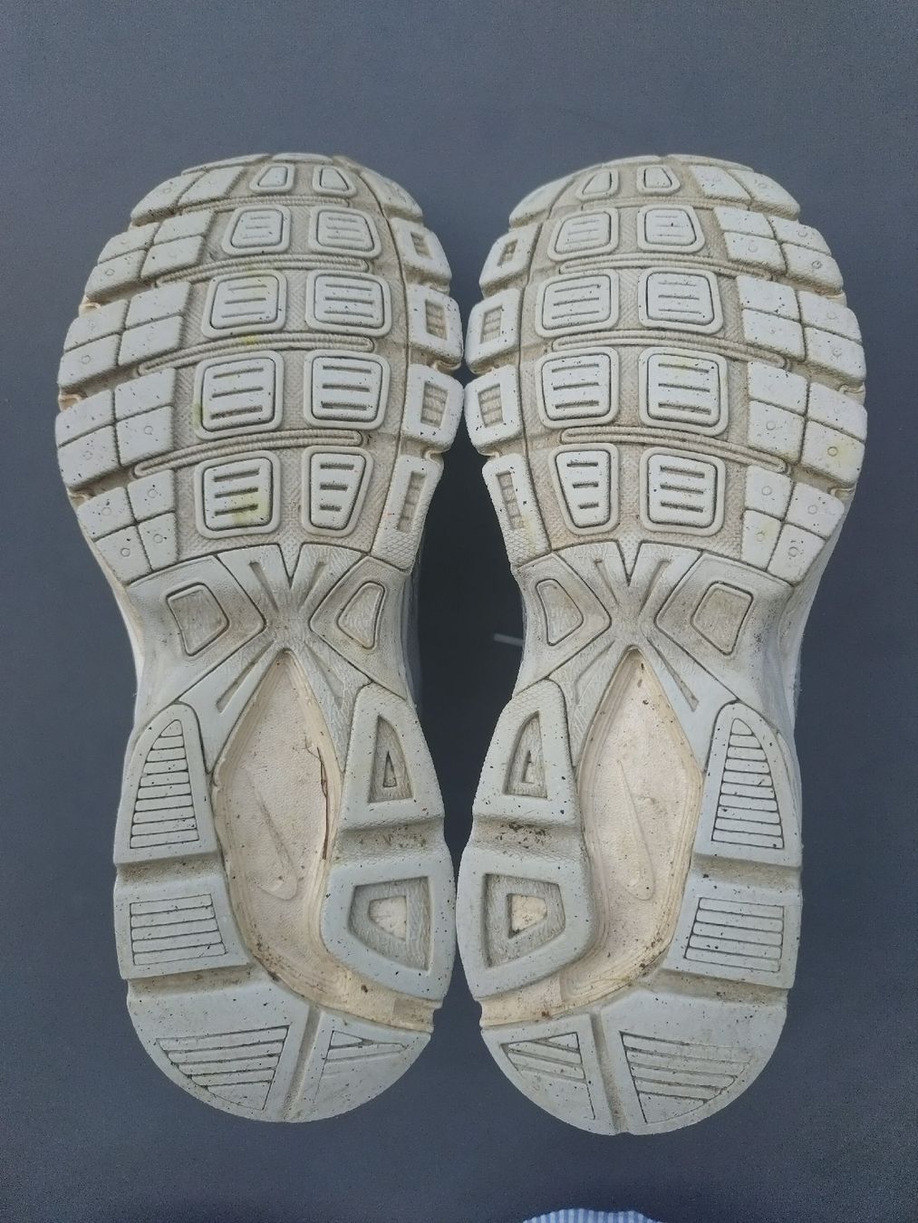 Nike Chaussures femmes: Nike Initiator / Gr. 40½ – D'occasion à Stettlen par Jiggy4 2