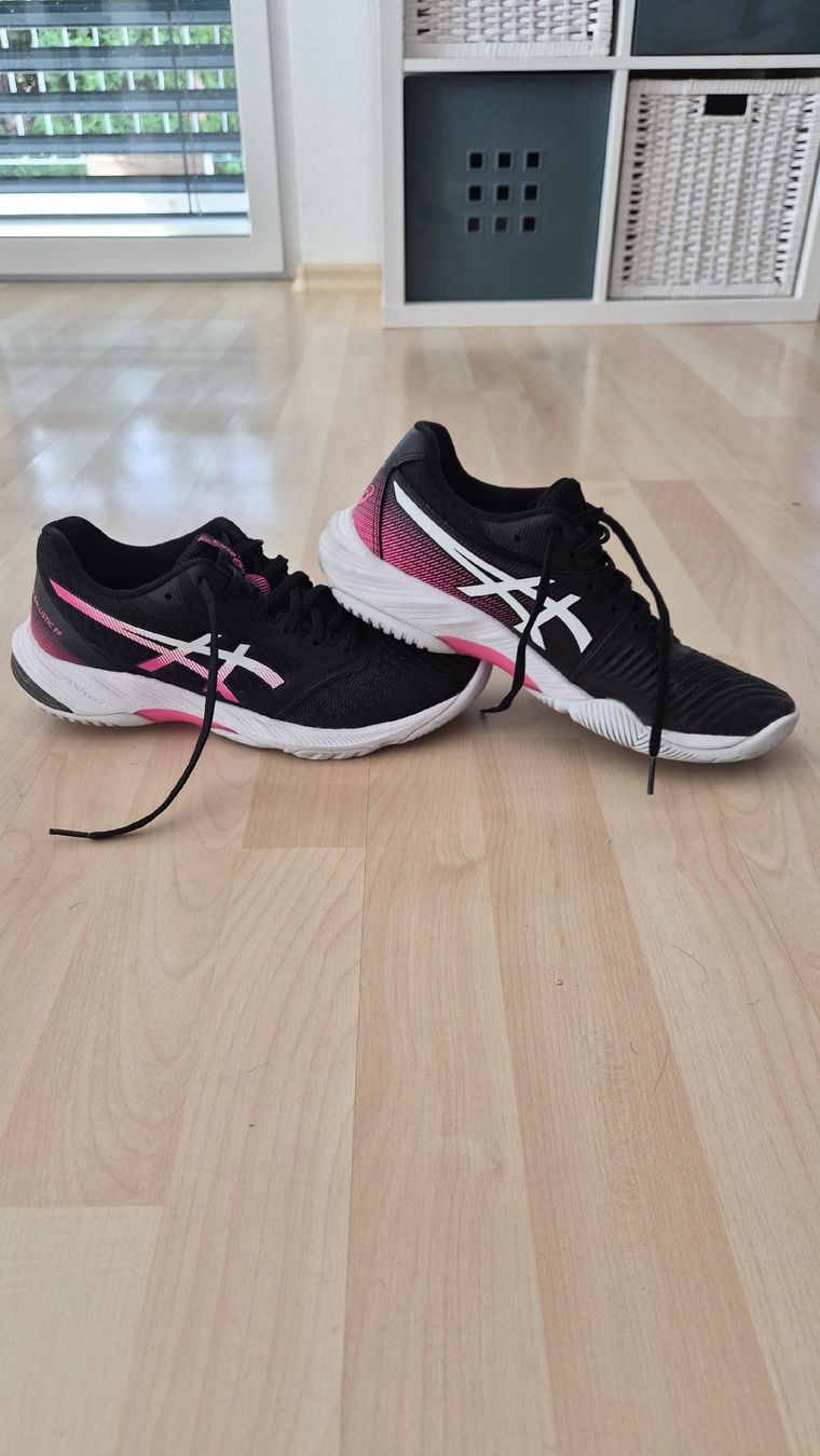Asics Scarpe da uomo: ASICS Netburner Ballistic FF Hallenschuhe – Usato da Hüntwangen venduto da piggy13