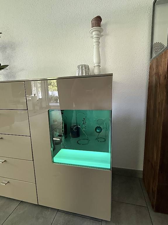 Cassettiere: Gut erhaltenes Sideboard mit Beleuchtung – Usato da Bonstetten venduto da sporty_86 2