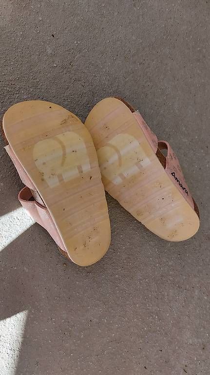 Scarpe per ragazze: Haussschuhe Elefanten 27 rosa mit Glitzer – Usato da Richterswil venduto da nimgruet 2