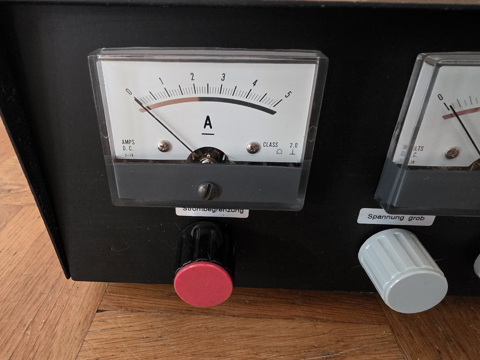Messen: Labornetzteil 0-30V 5A mit Amperemeter Voltmeter – Gebraucht aus Grosswangen von Bitubo 1